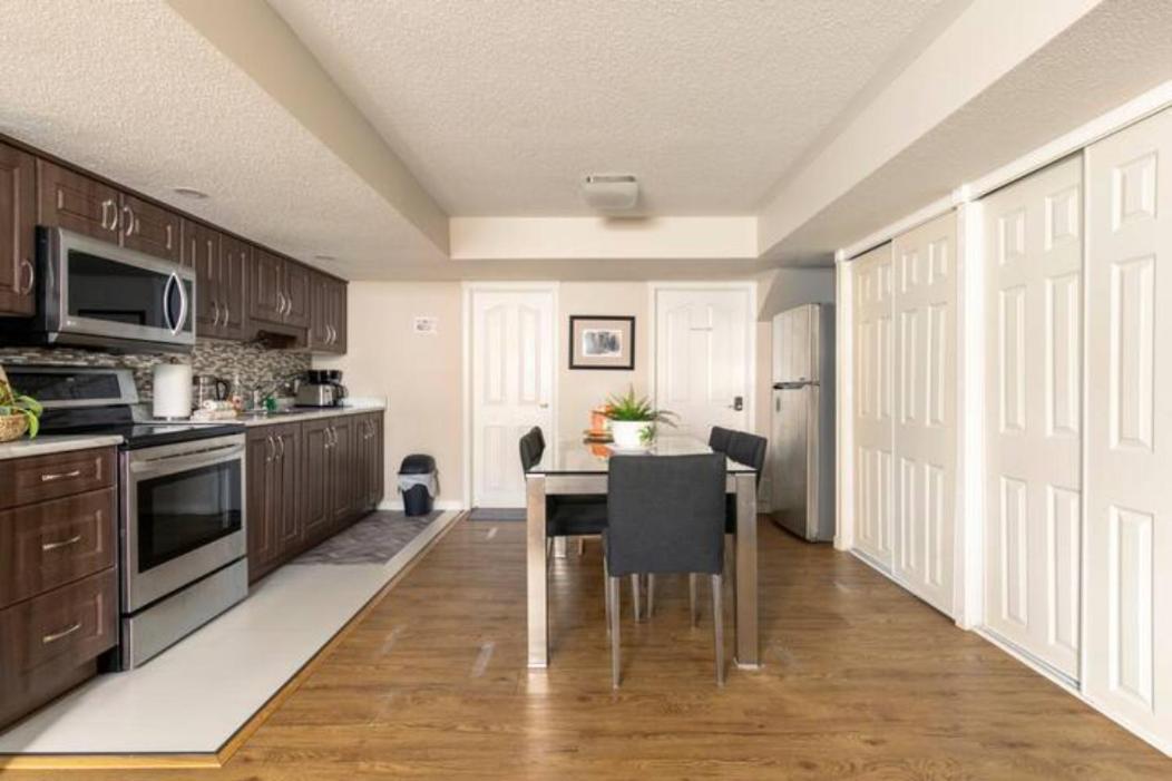 Self Check-In Spacious Apartment With Full Kitchen Ottawa Extérieur photo