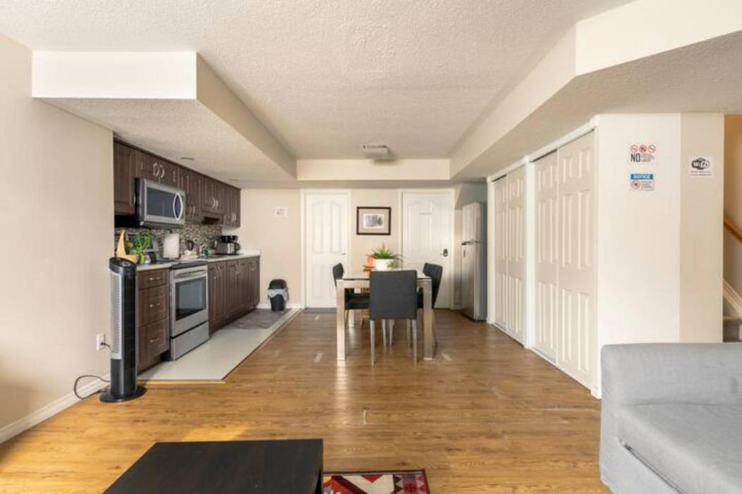 Self Check-In Spacious Apartment With Full Kitchen Ottawa Extérieur photo