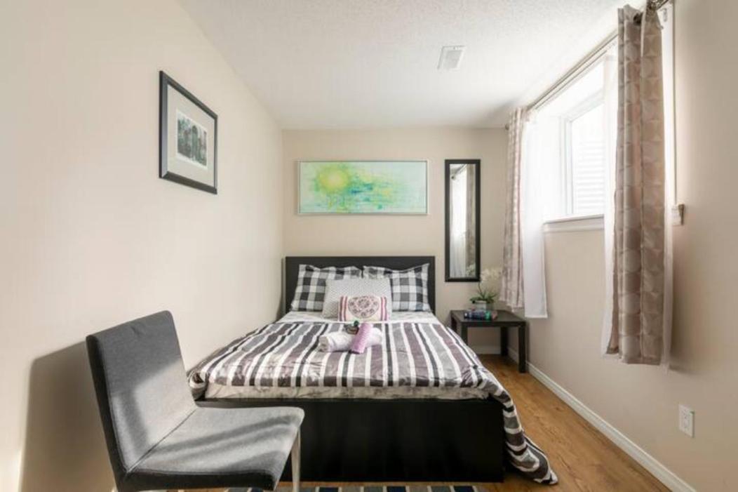 Self Check-In Spacious Apartment With Full Kitchen Ottawa Extérieur photo