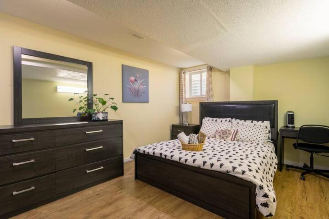 Self Check-In Spacious Apartment With Full Kitchen Ottawa Extérieur photo